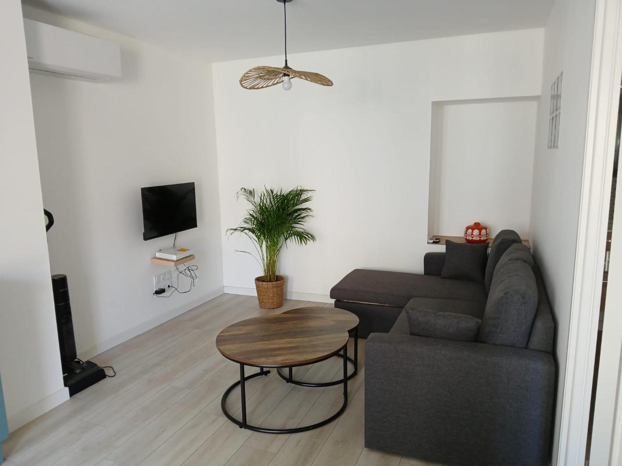 L Exotique Lägenhet Marlieux Exteriör bild